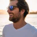 Handsome, tall and tanned guy wants to meet shy woman in Reading